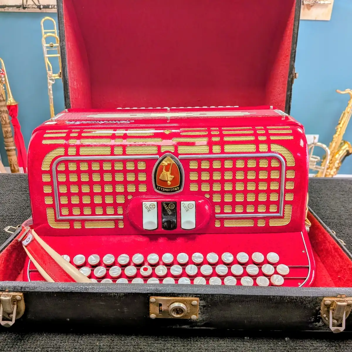 Accordéon Crucianelli rouge